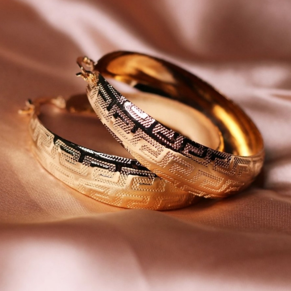 gold earring hoops